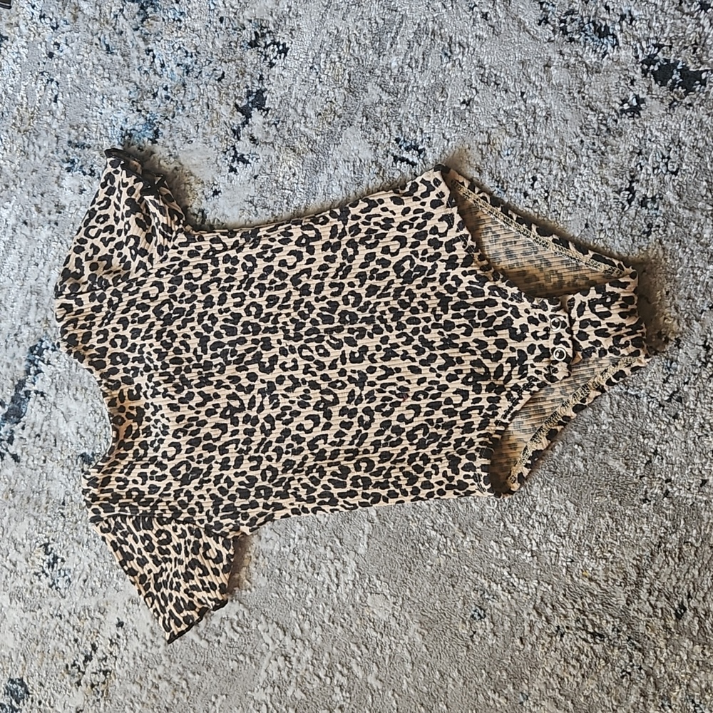 Cheetah 🐆  printed girls' bodysuit. Zara 6